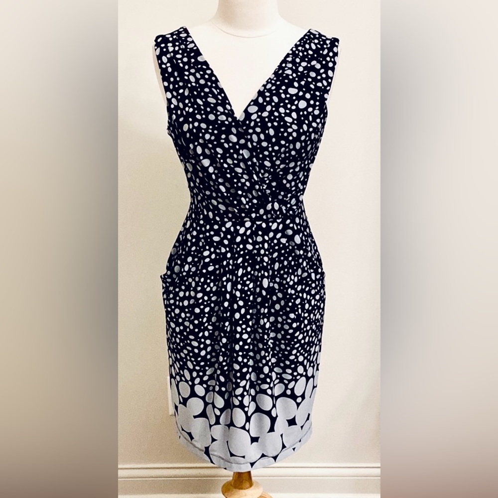 Bisou Bisou Black Grey Circle Print SZ 10 Retro Mod Dark Academia Fitted Dress